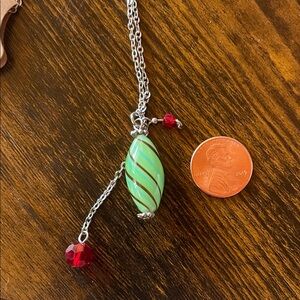 Elegant Green and Red Pendant Necklace